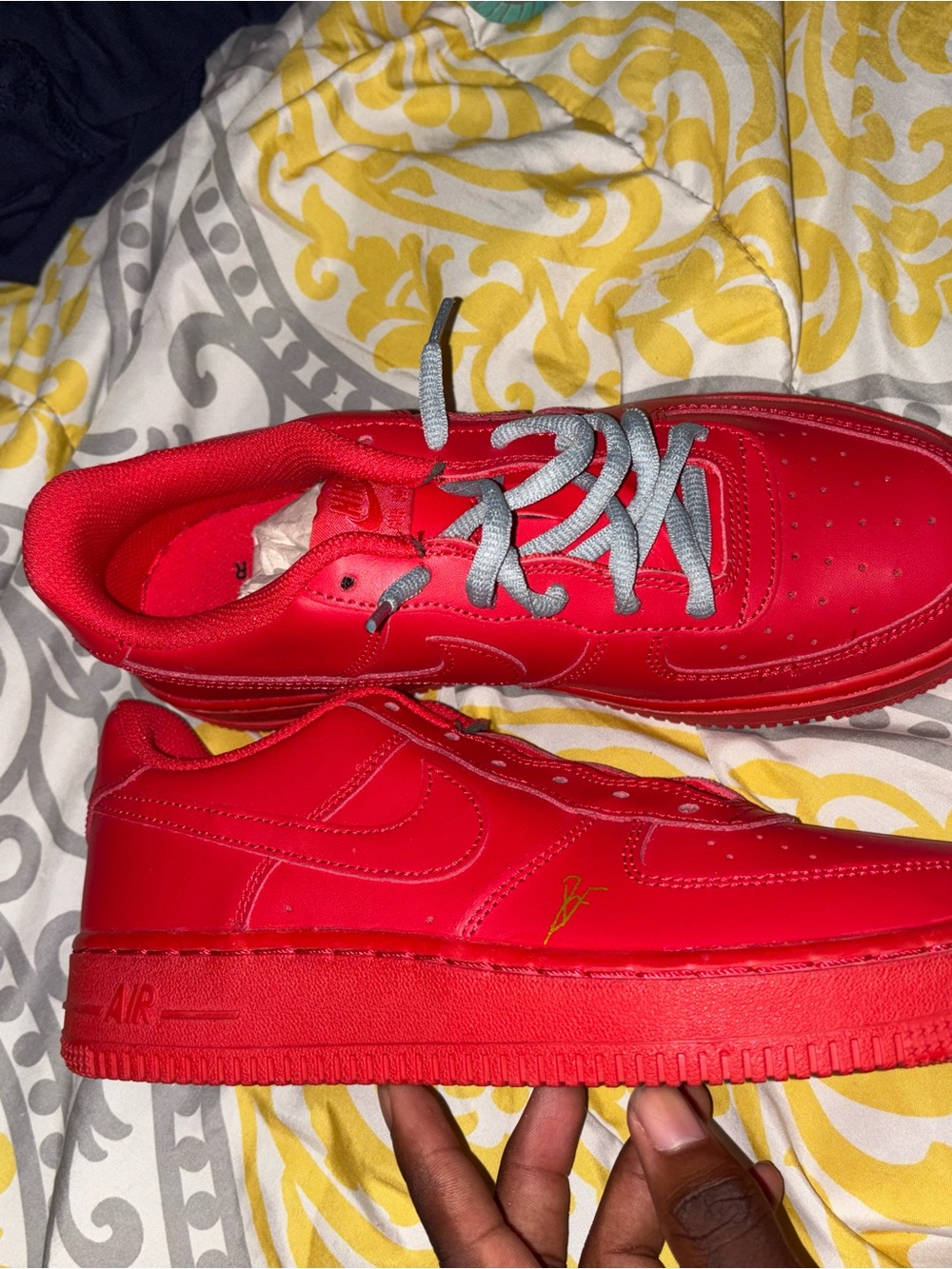 Kids Red Low-Top Athletic Shoes - Stylish Comfort